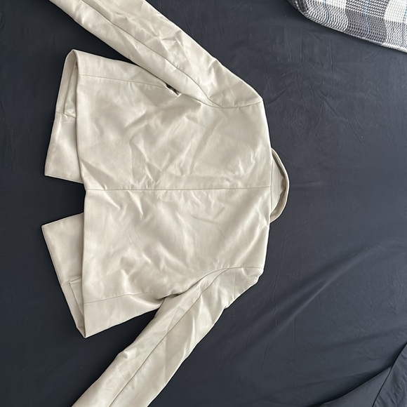 SEVEN FOR ALL MANKIND Faux leather bolero jacket - Picture 4 of 4